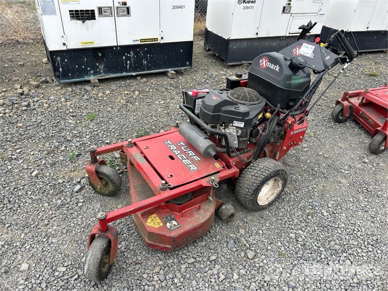 Exmark Turf Tracer S-Series 4x2 Stand-On 36 in Lawn Mower Tractores corta-césped