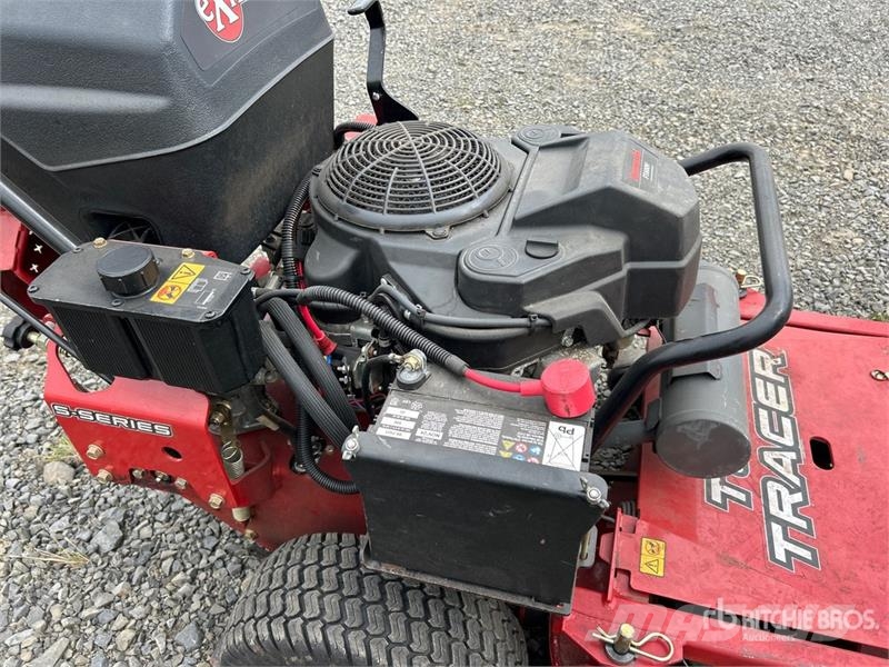 Exmark Turf Tracer S-Series 4x2 Stand-On 36 in Lawn Mower Tractores corta-césped