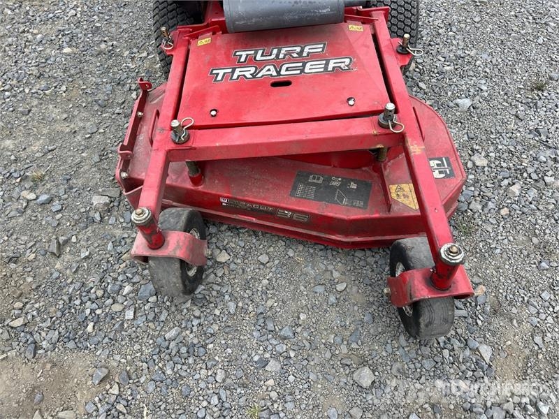 Exmark Turf Tracer S-Series 4x2 Stand-On 36 in Lawn Mower Tractores corta-césped
