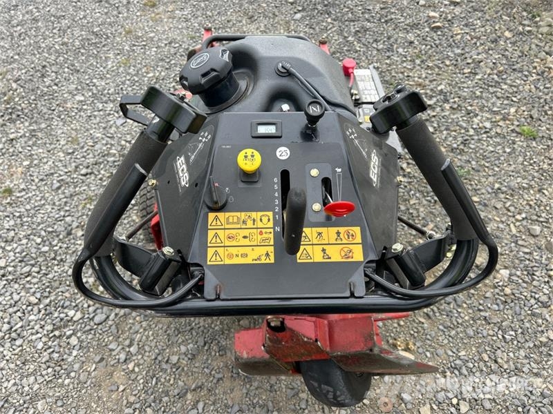 Exmark Turf Tracer S-Series 4x2 Stand-On 36 in Lawn Mower Tractores corta-césped