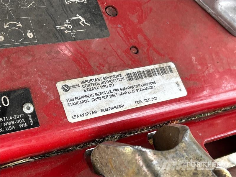 Exmark Turf Tracer S-Series 4x2 Stand-On 36 in Lawn Mower Tractores corta-césped