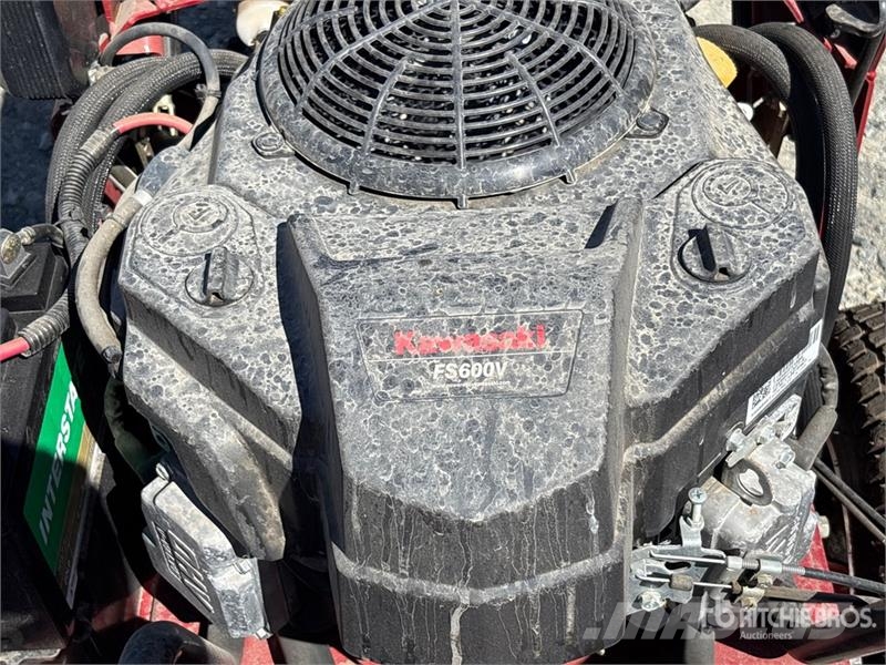 Exmark Turf Tracer S-Series Stand-On Lawn Mower ركوب الحشائش