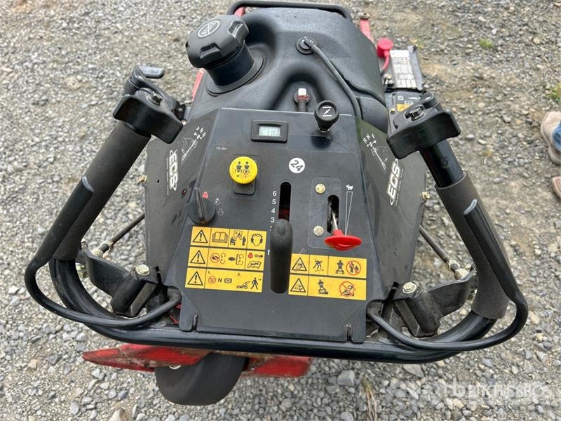 Exmark Turf Tracer S-Series 4x2 Stand-On 36 in Lawn Mower Tractores corta-césped