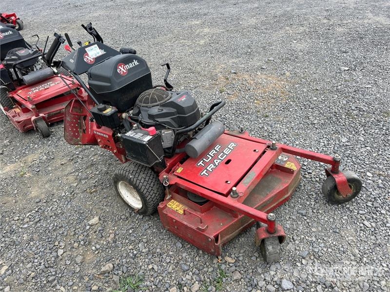 Exmark Turf Tracer S-Series 4x2 Stand-On 36 in Lawn Mower Tractores corta-césped