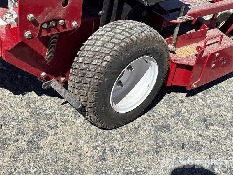 Exmark Turf Tracer S-Series Stand-On Lawn Mower ركوب الحشائش