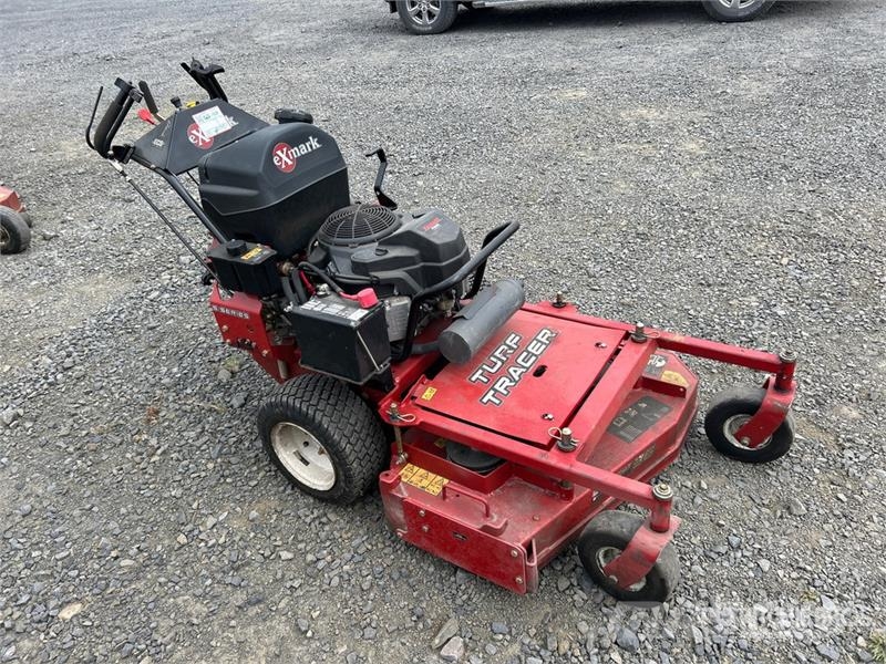 Exmark Turf Tracer S-Series 4x2 Stand-On 36 in Lawn Mower Tractores corta-césped