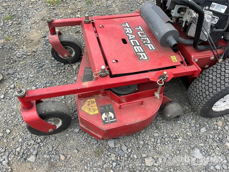 Exmark Turf Tracer S-Series 4x2 Stand-On 36 in Lawn Mower Tractores corta-césped