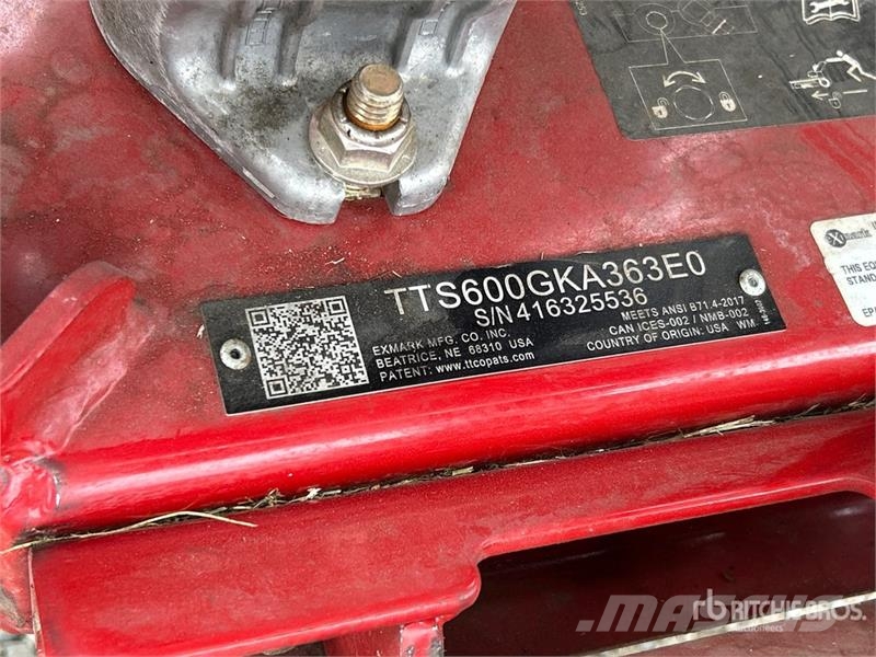 Exmark Turf Tracer S-Series 4x2 Stand-On 36 in Lawn Mower Tractores corta-césped