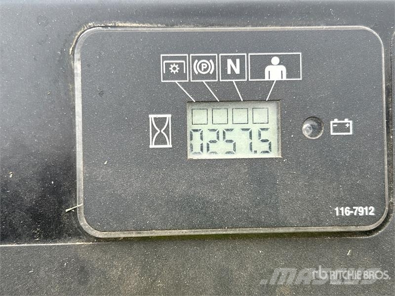 Exmark Turf Tracer X-Series 4x2 Stand-On 60 in Lawn Mower Tractores corta-césped