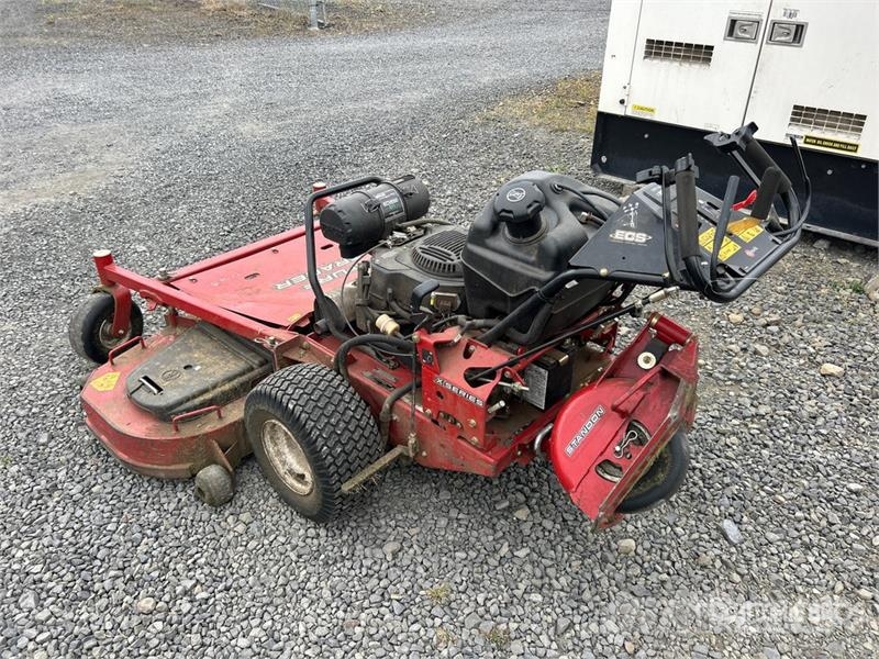 Exmark Turf Tracer X-Series 4x2 Stand-On 60 in Lawn Mower Tractores corta-césped