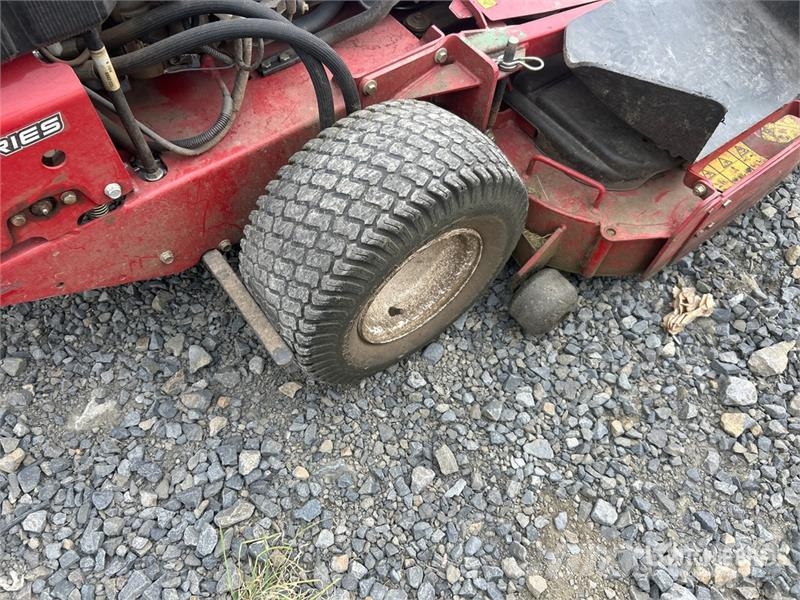 Exmark Turf Tracer X-Series Stand-On 60 in Lawn Mower Tractores corta-césped
