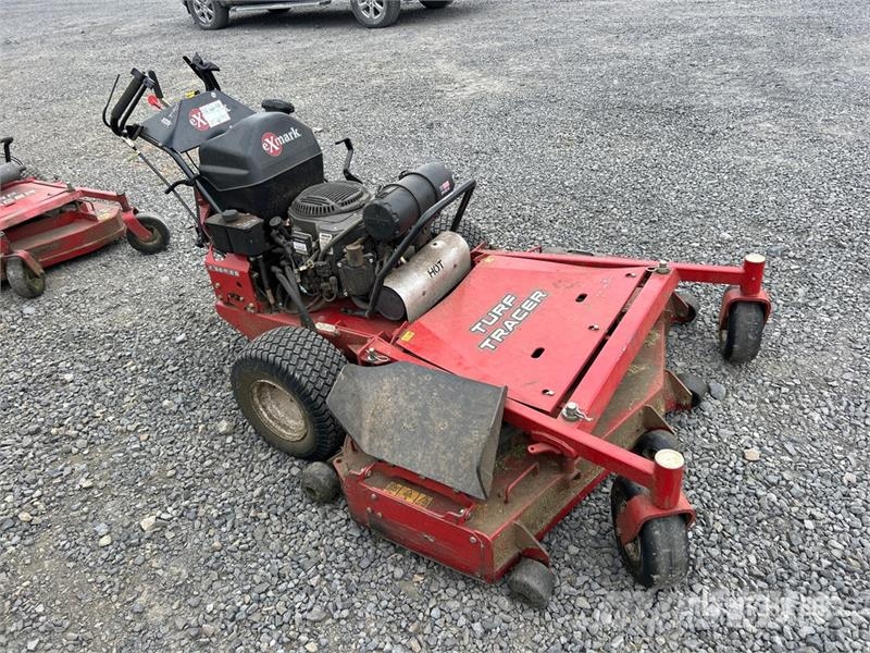 Exmark Turf Tracer X-Series 4x2 Stand-On 60 in Lawn Mower Tractores corta-césped