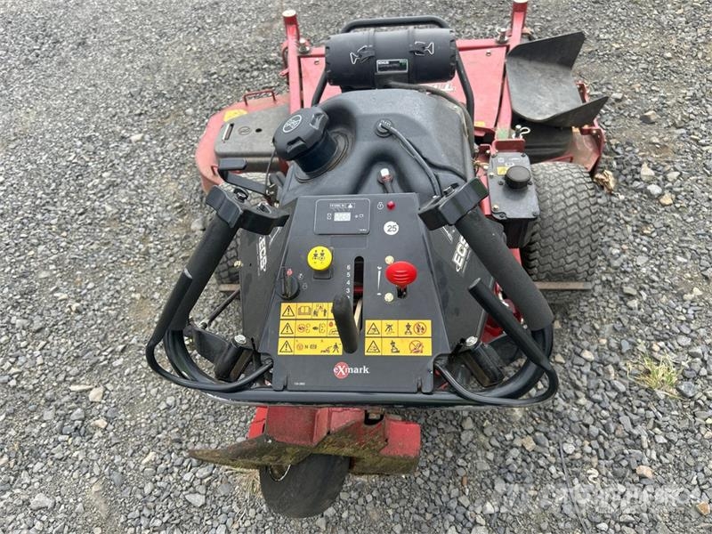 Exmark Turf Tracer X-Series Stand-On 60 in Lawn Mower Tractores corta-césped