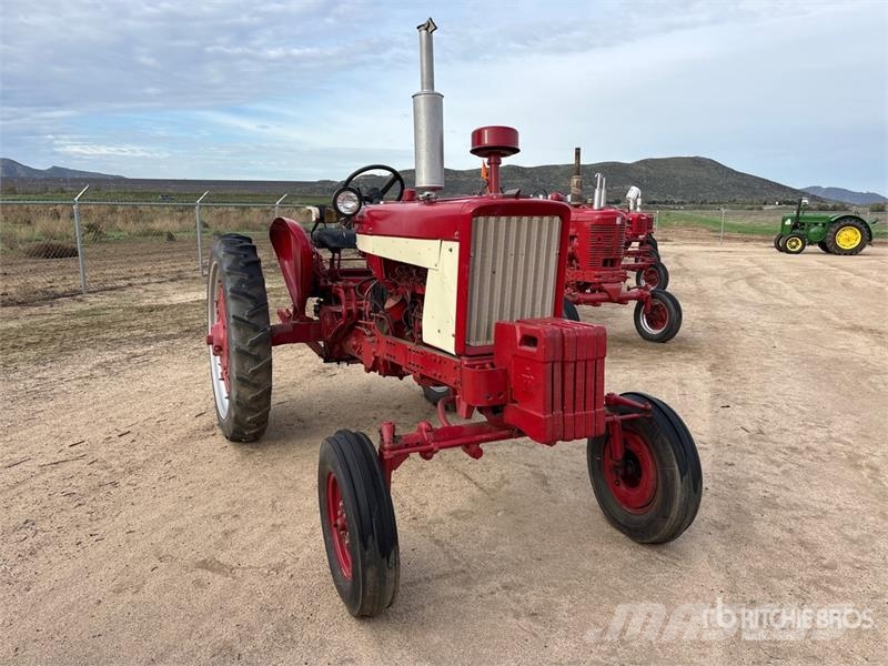 Farmall 504 2WD Tractor トラクター