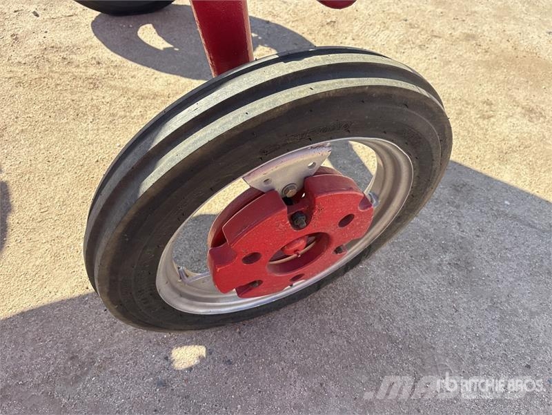 Farmall AV 2WD Tractor Traktorok