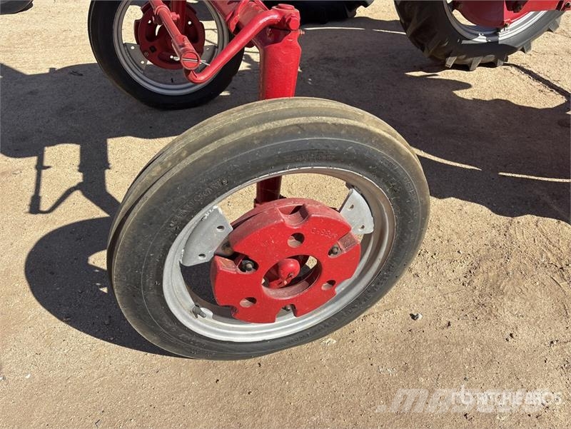 Farmall AV 2WD Tractor Traktorok