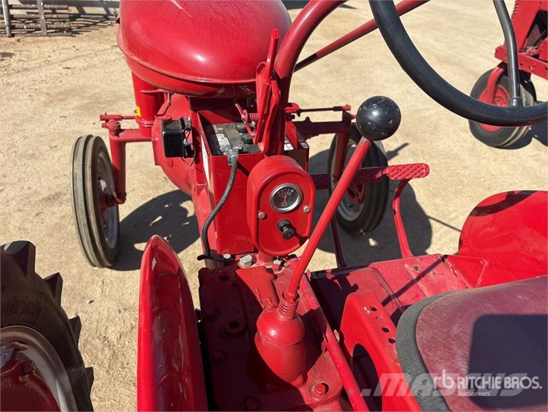 Farmall AV 2WD Tractor Traktorok