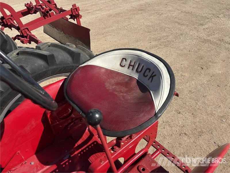 Farmall AV 2WD Tractor Traktorok