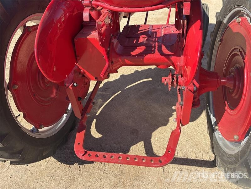 Farmall AV 2WD Tractor Traktorok