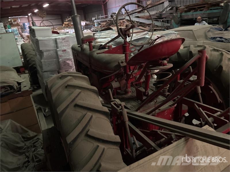 Farmall H 2WD Tractor Tractors