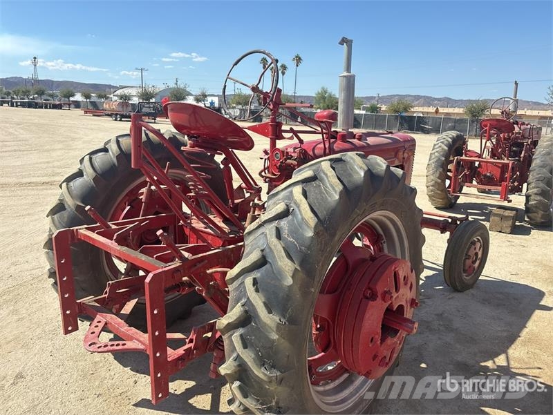 Farmall H 2WD Tractor Trattori