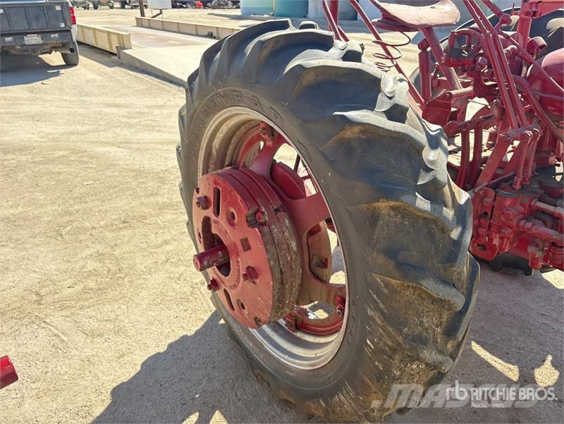 Farmall H 2WD Tractor Trattori