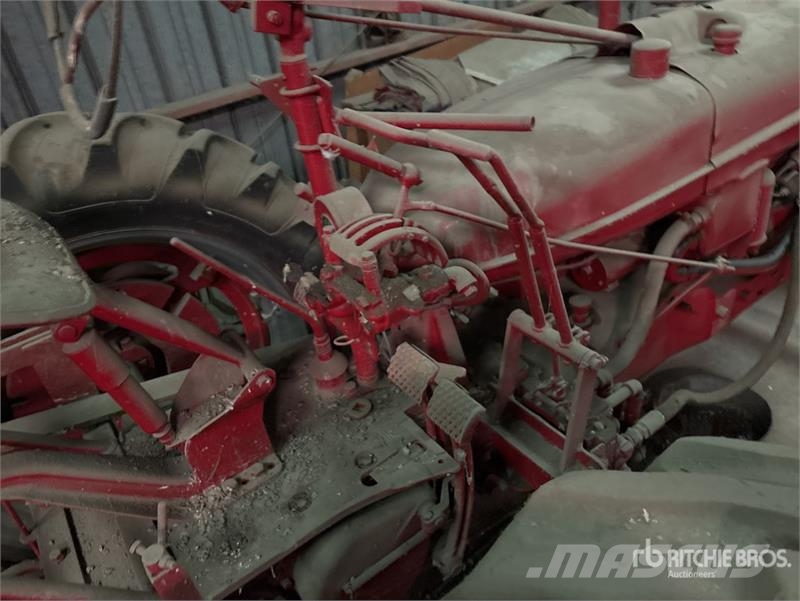 Farmall H 2WD Tractor Tractors