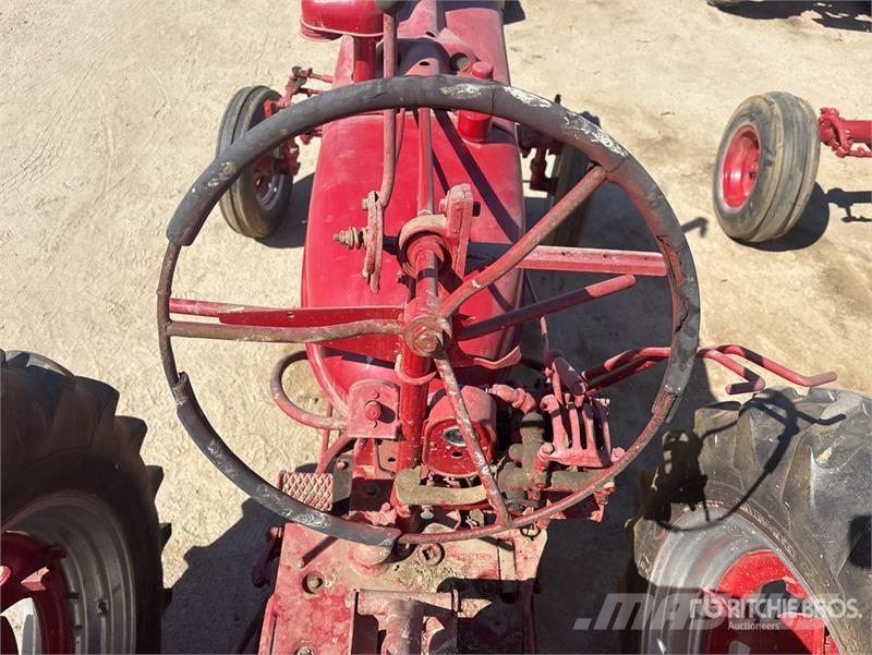 Farmall H 2WD Tractor Trattori