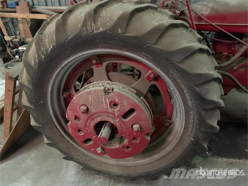 Farmall H 2WD Tractor Tractors