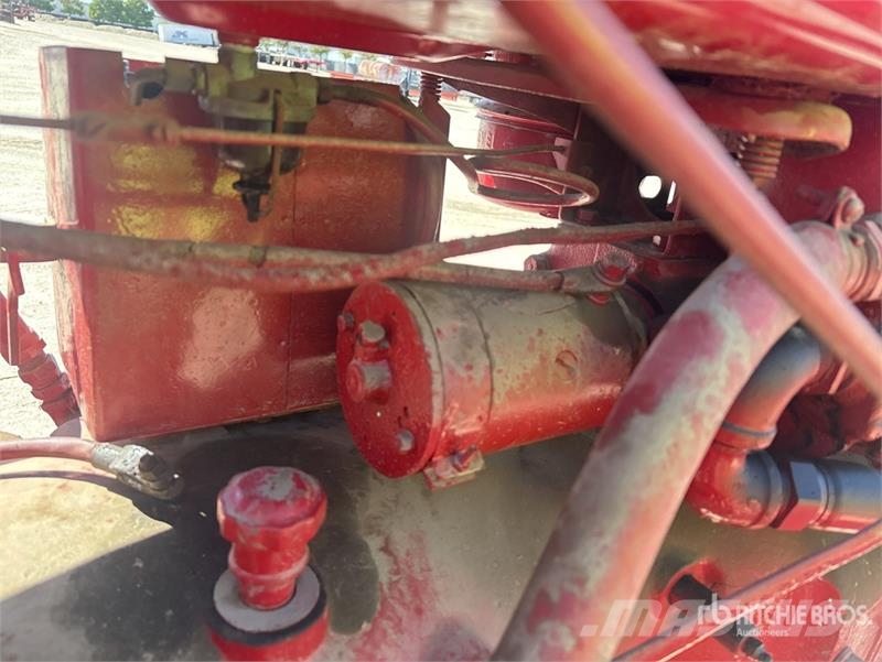 Farmall H 2WD Tractor Trattori