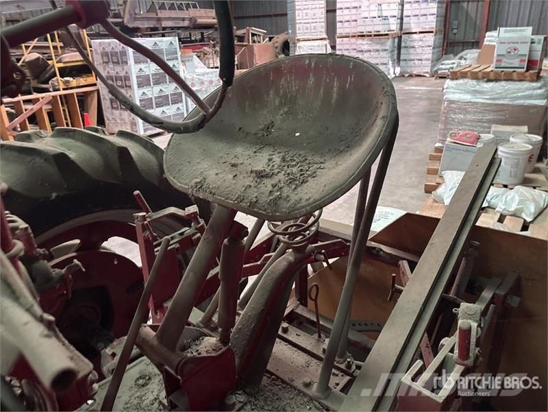 Farmall H 2WD Tractor Tractors