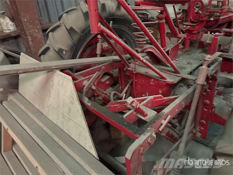 Farmall H 2WD Tractor Tractors