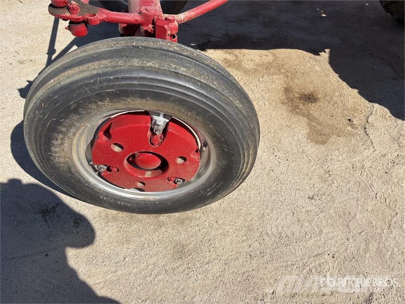 Farmall H 2WD Tractor Trattori