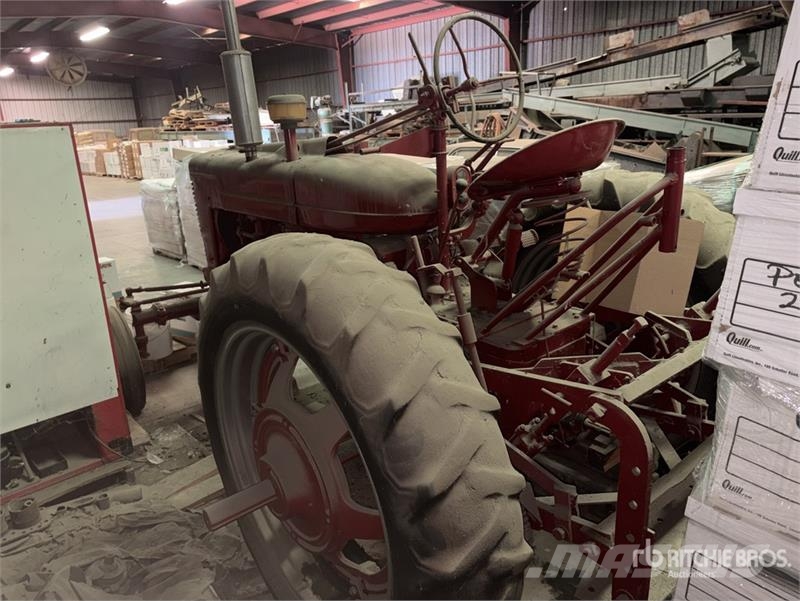 Farmall M 2WD Tractor Tractors