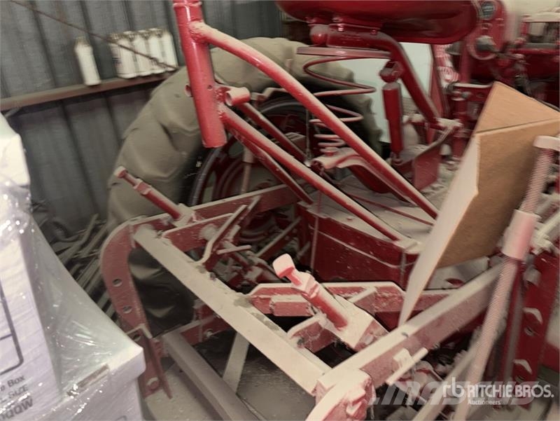 Farmall M 2WD Tractor Tractors