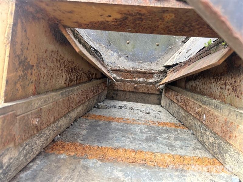 Felco 16 in x 18 ft Bedding Conveyor Építőipar - Egyebek