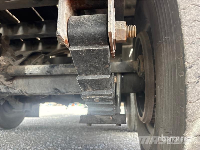 Felling 24000 lb 22 ft T/A Equipment Trailer مقطورات مركبات نقل