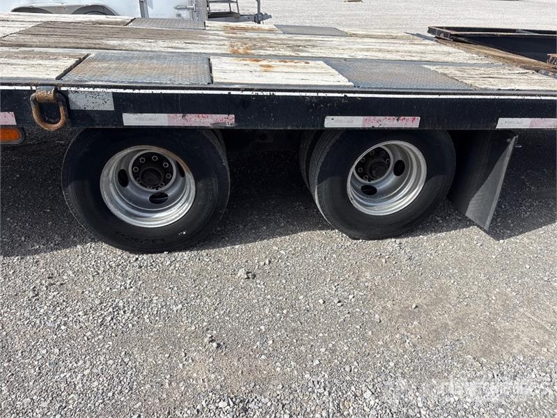 Felling 24000 lb 22 ft T/A Equipment Trailer مقطورات مركبات نقل
