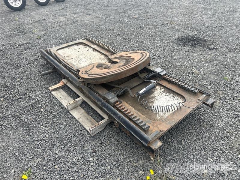Fifth Wheel Hitch and Plate Rail System Wheel Drugi deli