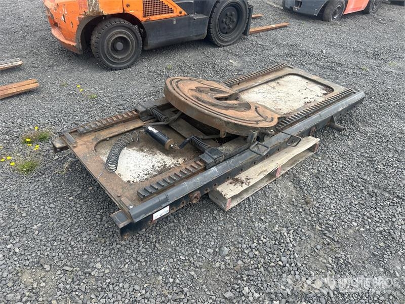 Fifth Wheel Hitch and Plate Rail System Wheel Drugi deli