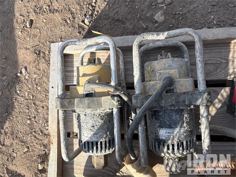 Floor fans, concrete vibrating motors Підйомно-транспортне обладнання і вантажні ліфти
