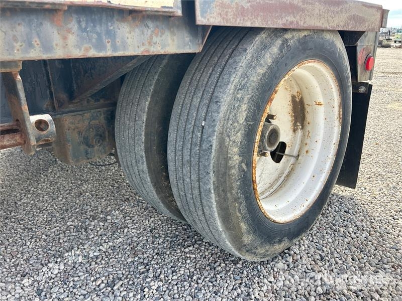 Fontaine 48 ft T/A Spread Axle Step Deck Trailer Low loaders