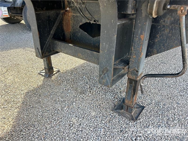 Fontaine 48 ft T/A Spread Axle Step Deck Trailer Low loaders