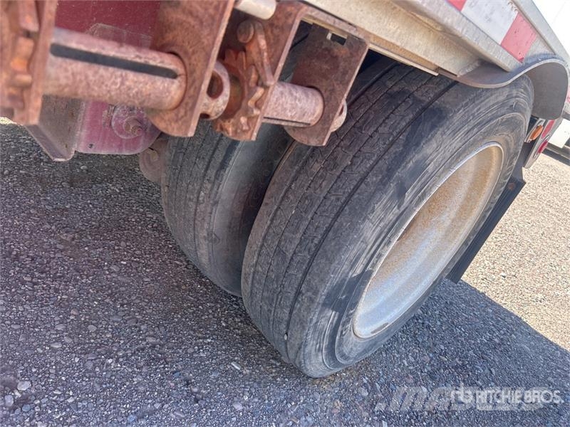 Fontaine HCICD12WSA 48 ft T/A Spread Axle Step Deck Trailer Low loaders