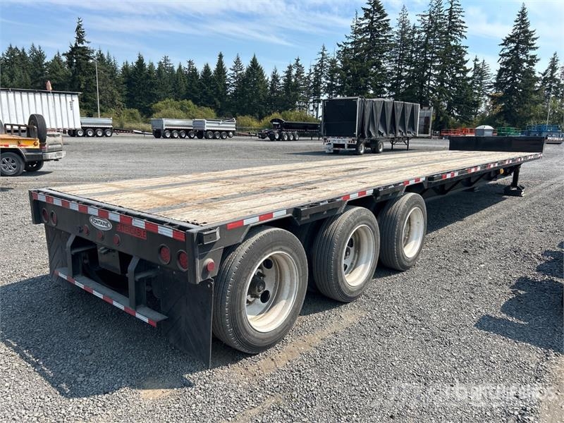 Fontaine Tri/A 48 ft - 65 ft Extendable Step Deck Trailer لوادر منخفضة