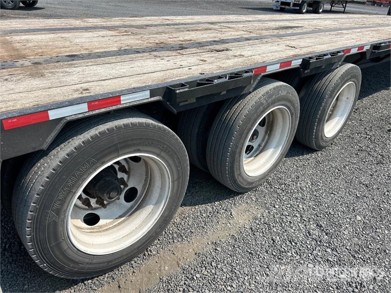 Fontaine Tri/A 48 ft - 65 ft Extendable Step Deck Trailer لوادر منخفضة