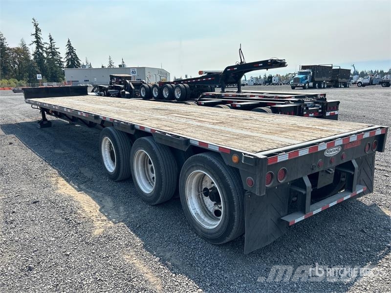 Fontaine Tri/A 48 ft - 65 ft Extendable Step Deck Trailer لوادر منخفضة