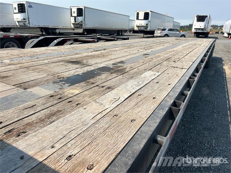 Fontaine Tri/A 48 ft - 65 ft Extendable Step Deck Trailer لوادر منخفضة