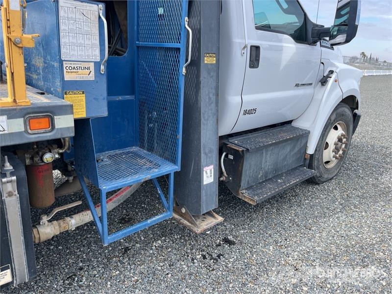 Ford 1770C 34000 lb Straight Boom on Ford F-750 4x2 Boo Camiones grúa