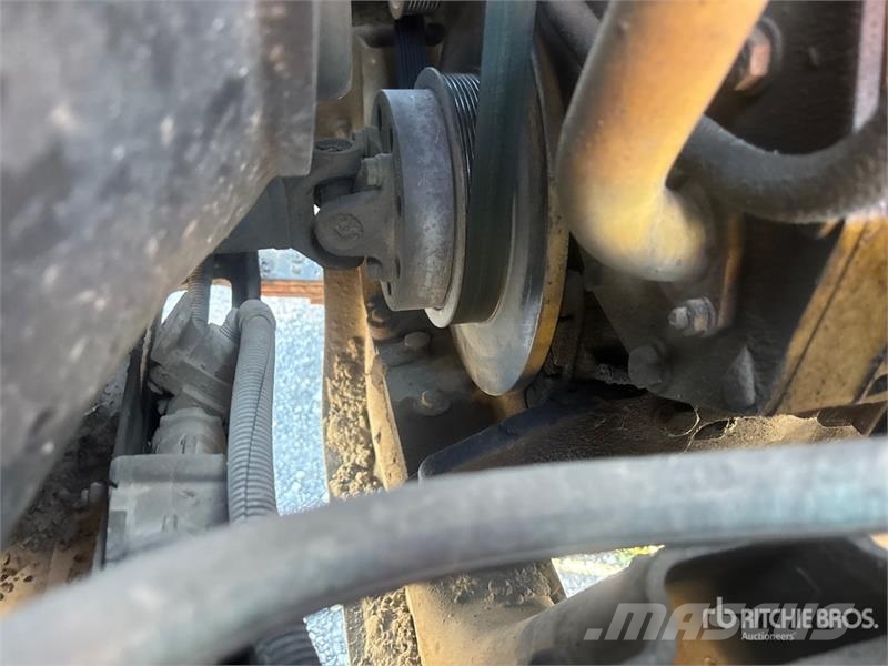 Ford 2000 gal on Ford F-750 4x2 Asphalt Distributor Tru Tankbilar
